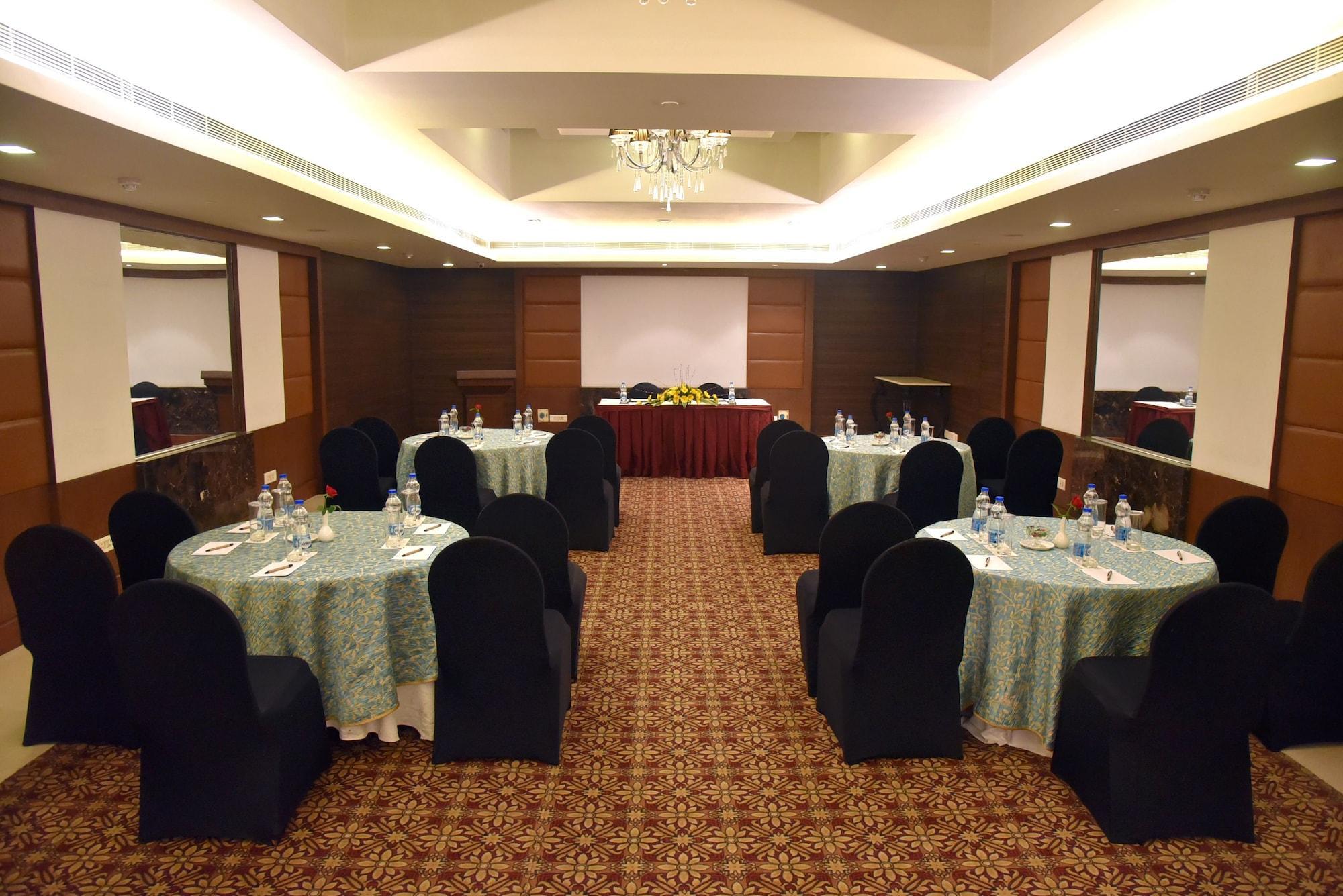 Radisson Hotel Varanasi Esterno foto