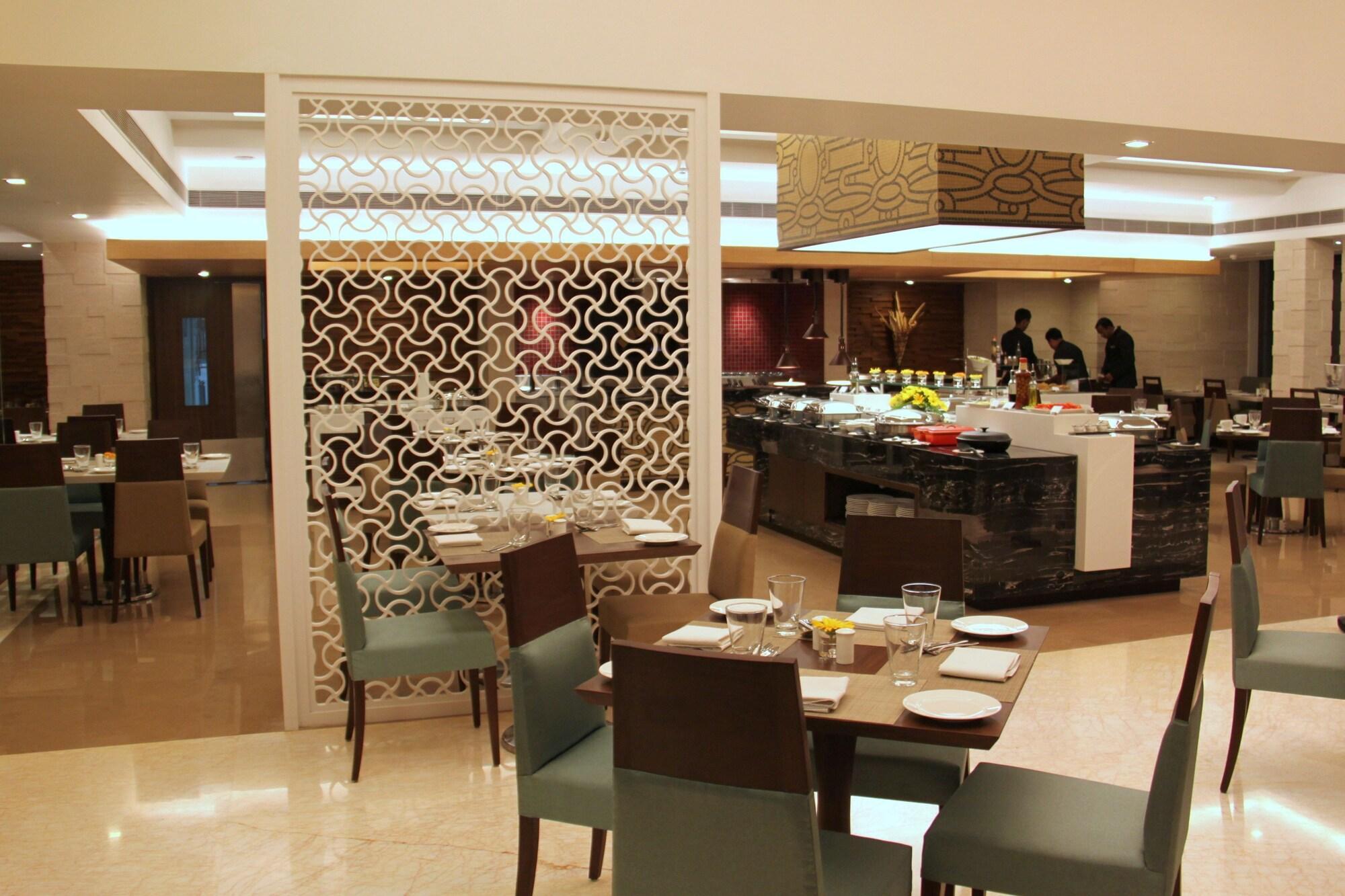 Radisson Hotel Varanasi Esterno foto