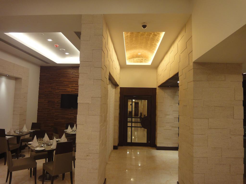 Radisson Hotel Varanasi Esterno foto