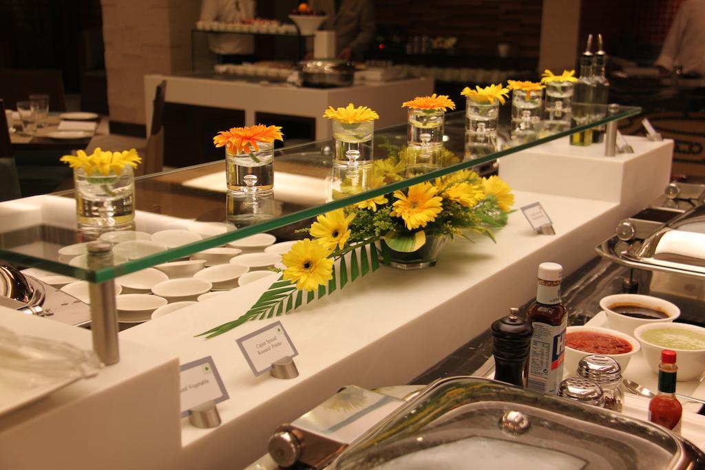 Radisson Hotel Varanasi Esterno foto
